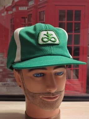 Vintage USA MADE Pioneer Farm Seed AG Trucker Hat Snapback Cap NOS NWOT